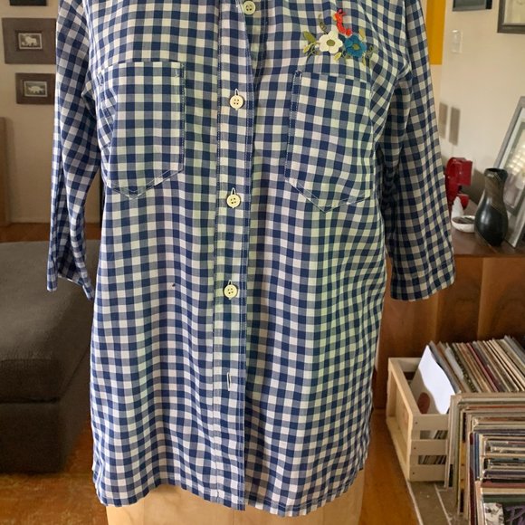 Vintage  Helen Cerda Hand Embroidered Women's Blue and White Gingham Shirt - Picture 3 of 13